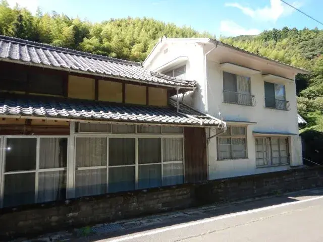 Akiya in 伊予市