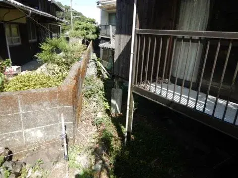 Slide 4