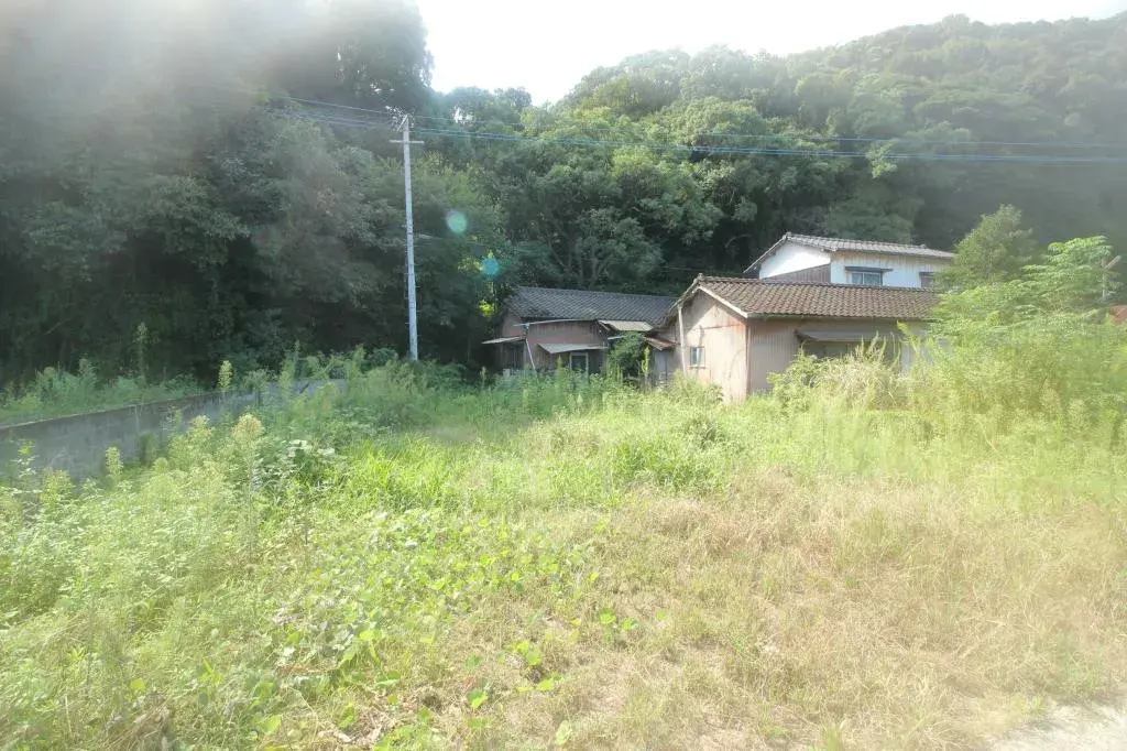 Akiya in Uto