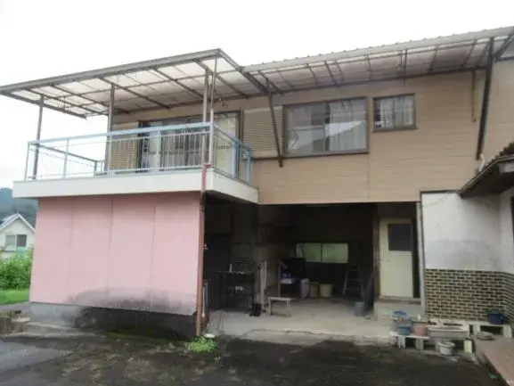 Slide 4