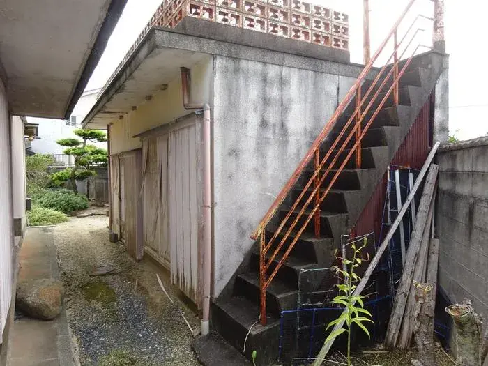 Slide 4