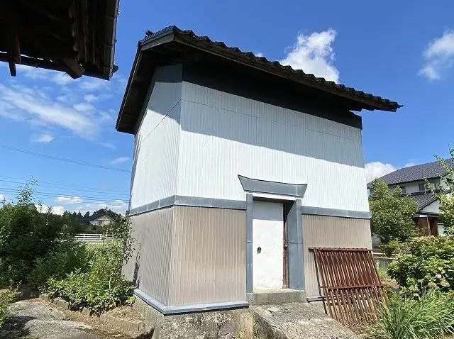 Slide 4