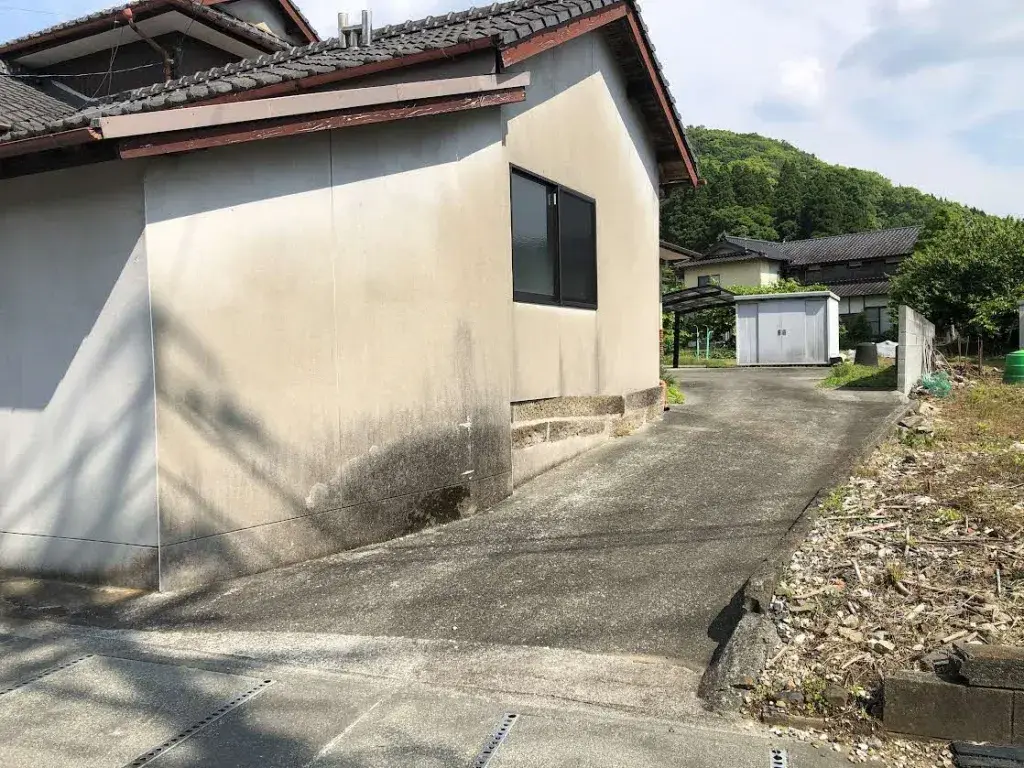 Slide 4