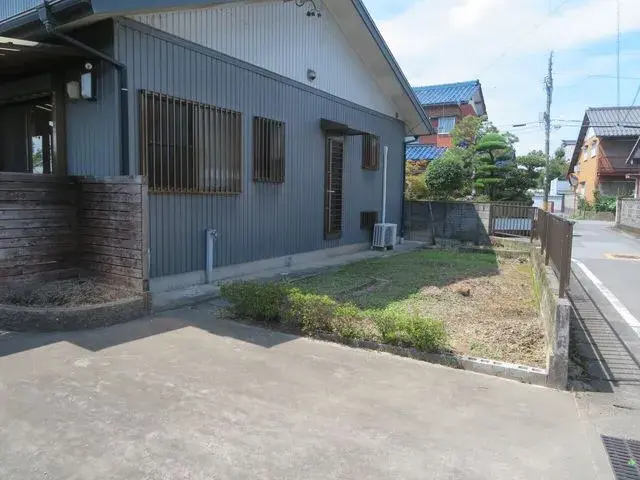 Slide 4