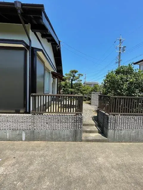 Slide 4