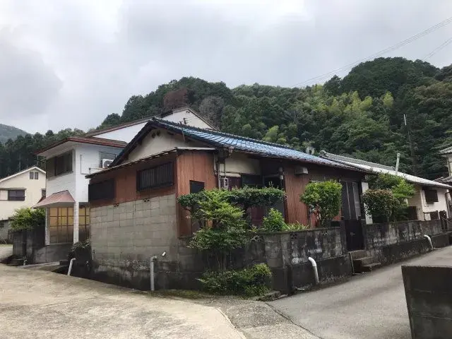 Slide 0