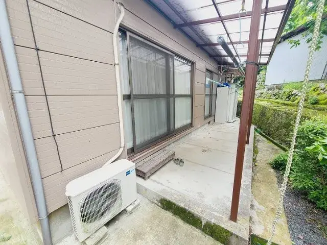 Slide 4