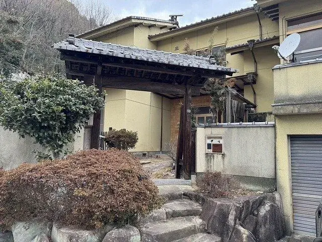 Slide 4