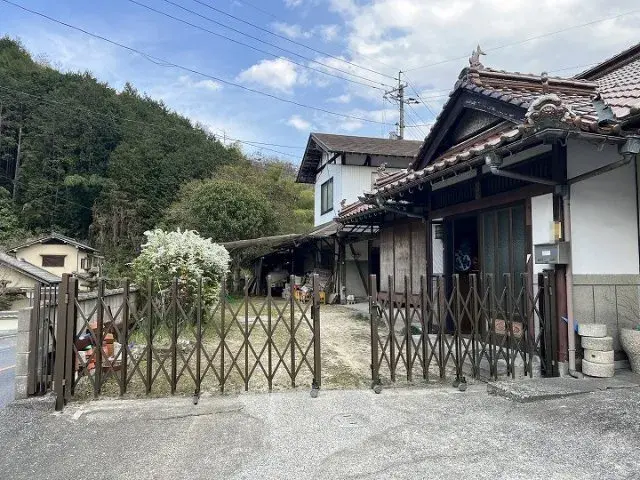 Slide 4
