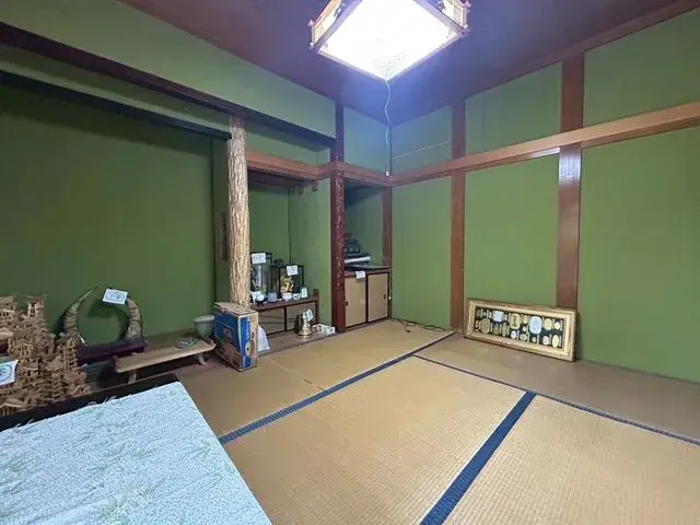 Slide 4