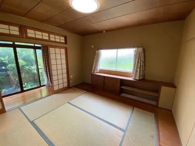 Slide 4