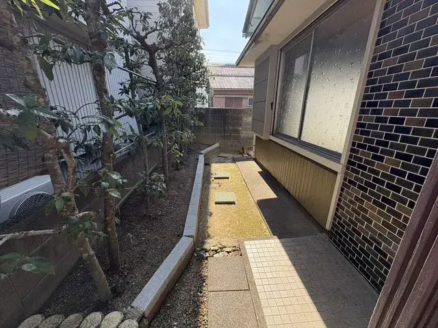 Slide 4