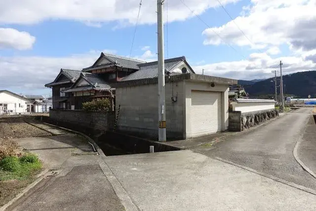 Slide 3