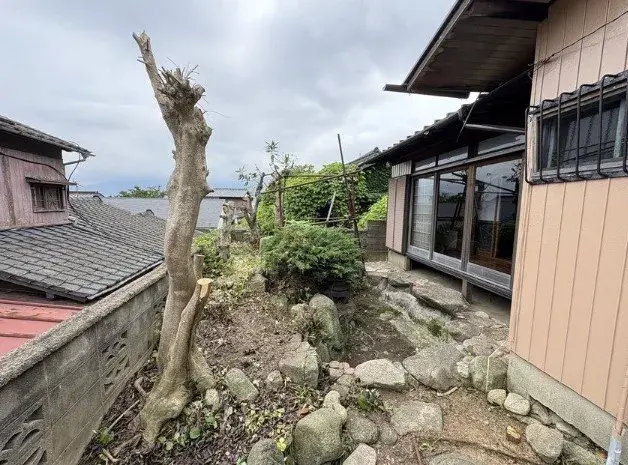 Slide 4