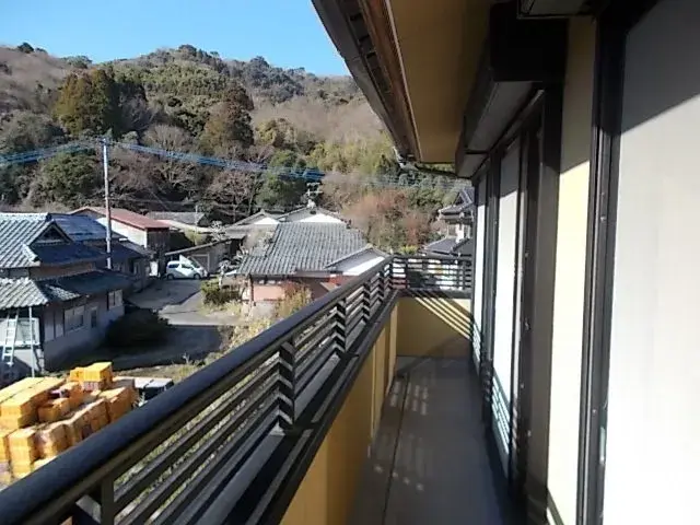 Slide 4