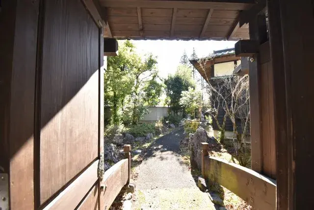 Slide 4