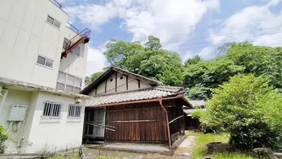 Slide 0