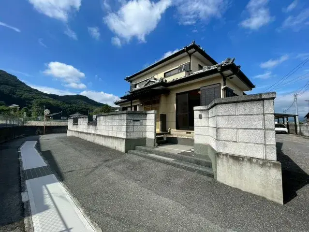 Slide 4