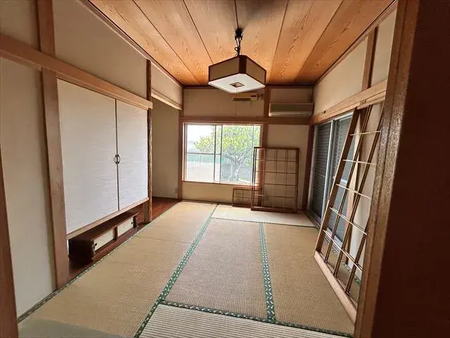 Slide 4