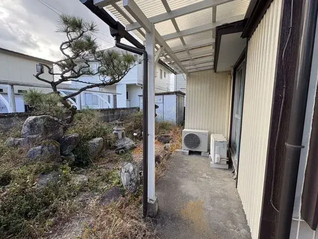 Slide 4