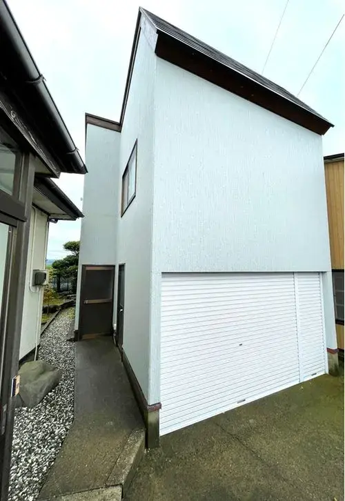 Slide 4
