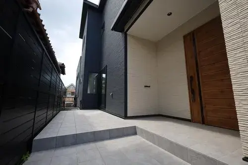 Slide 4