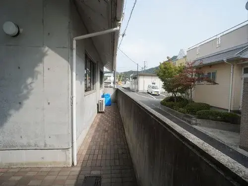 Slide 4