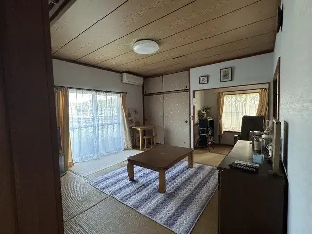 Slide 4