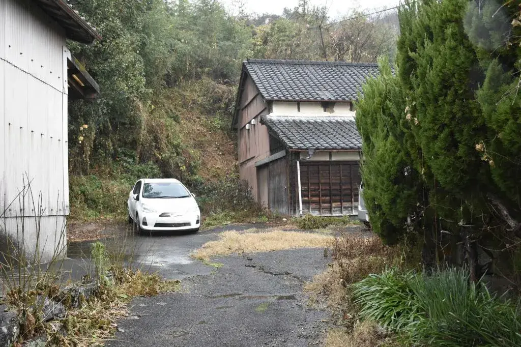 Slide 4