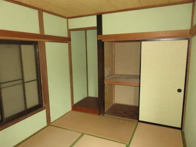 Slide 4