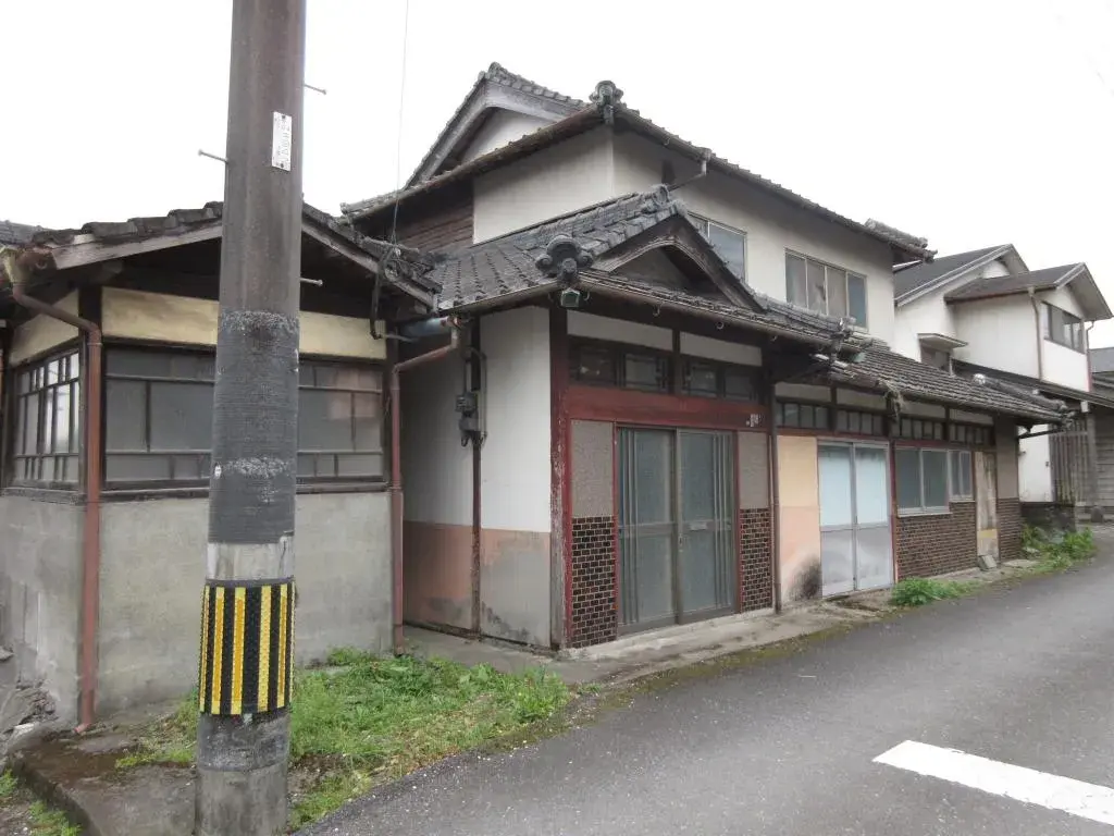 Akiya in 由布市
