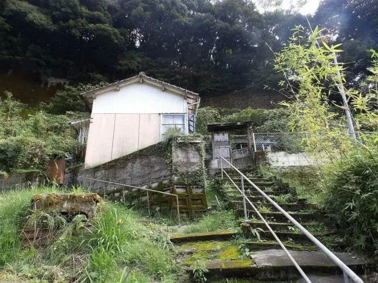 Slide 0