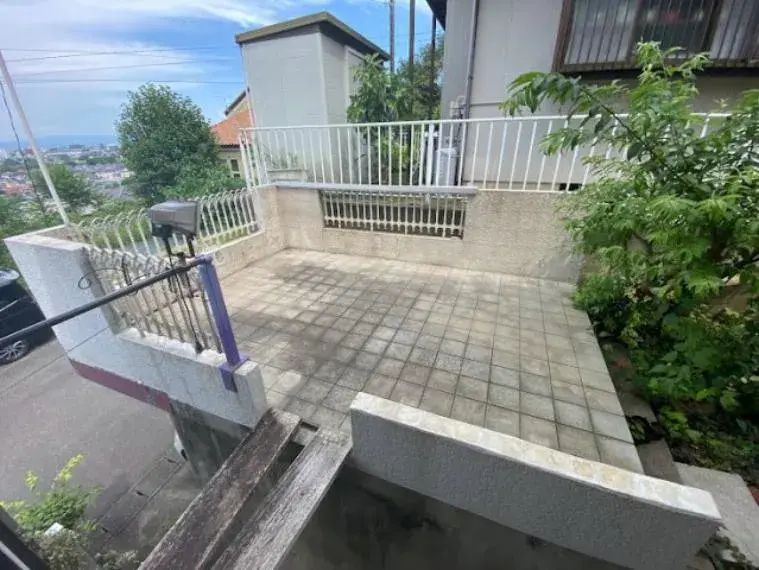Slide 4