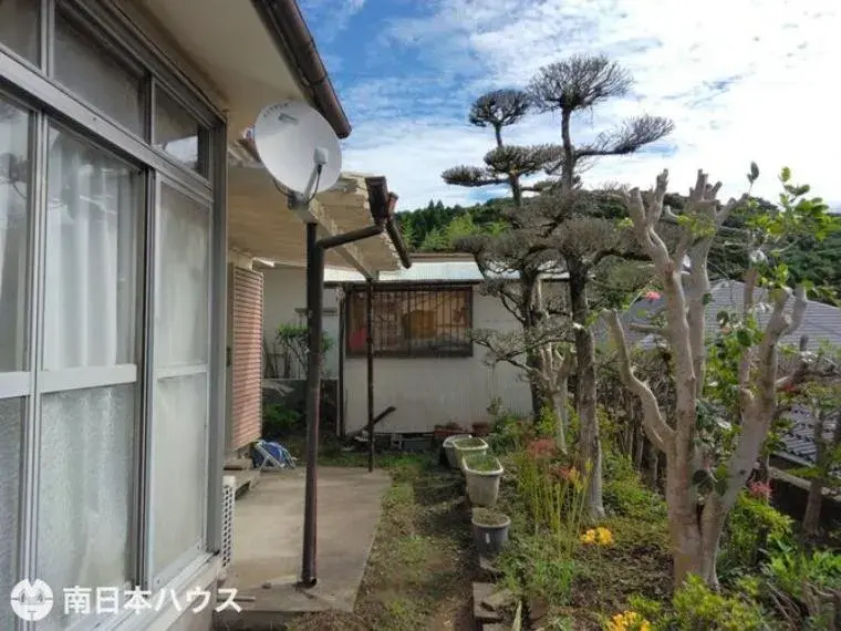 Slide 4