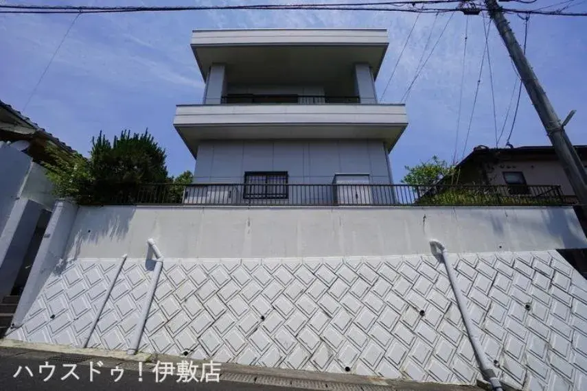 Slide 4