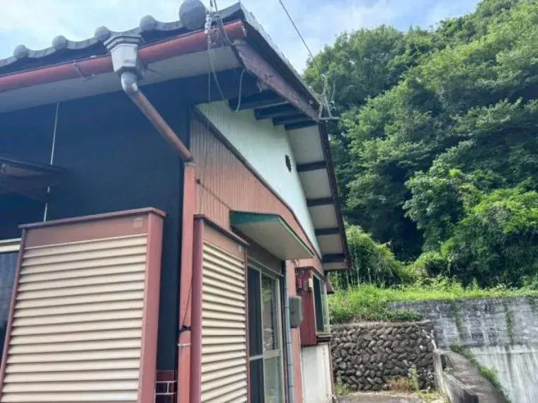 Slide 4