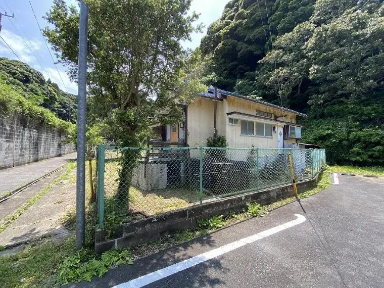 Slide 4