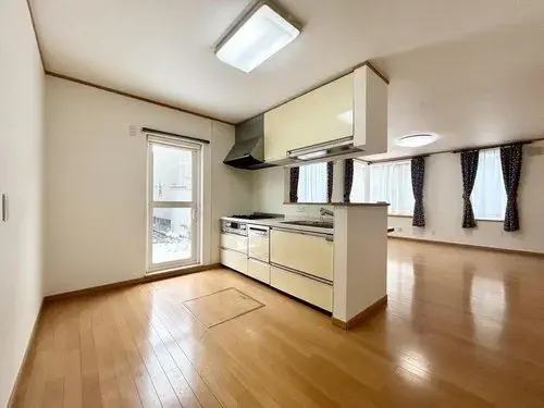 Hokkaido Sapporo 3 Bedroom Property (12)