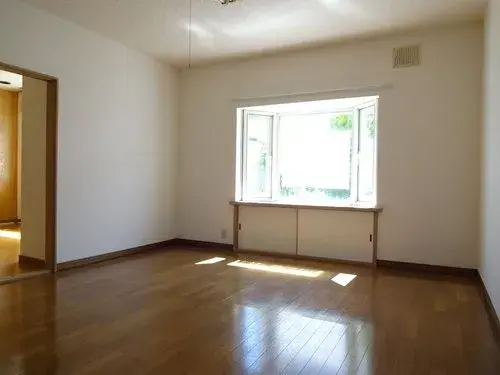 2-Story House Hakodate City Hokkaido (1)