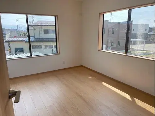 2-Story House with 15+ Tatami LDK, Tendo City, Yamagata Prefecture (2)