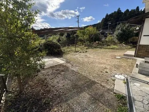 Slide 4