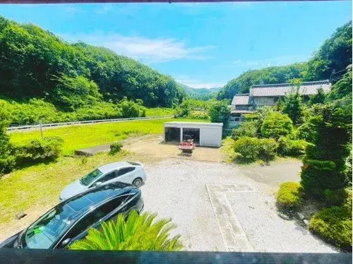Slide 4