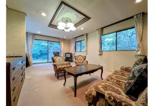 Kanagawa Zushi City 2-Story Over 20-Tatami LDK Property (5)