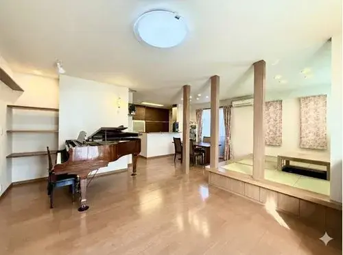 LDK 18+ Tatami Mat Residence, Meito Ward, Kakamigahara, Gifu Prefecture (1)