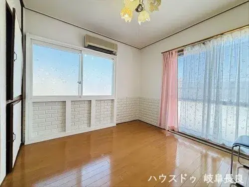 4LDK+S Gifu City Gifu Prefecture (12)