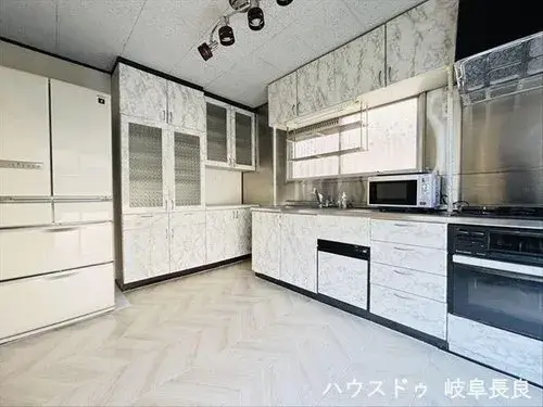 4LDK+S Gifu City Gifu Prefecture (16)