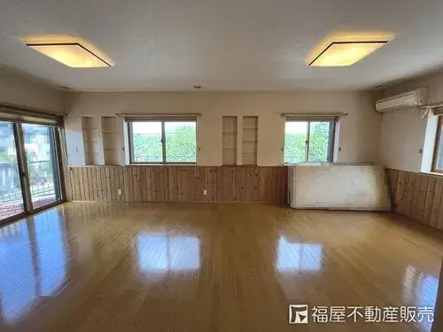 3-Story Property with LDK over 20 Tatami and Loft Shiga Prefecture Otsu City (1)