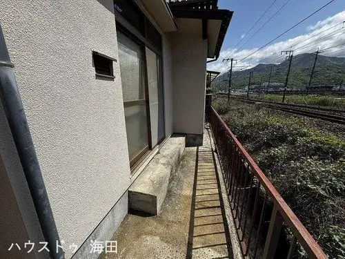 Hiroshima Prefecture Akigun Kaita-cho 4DK Property (3)
