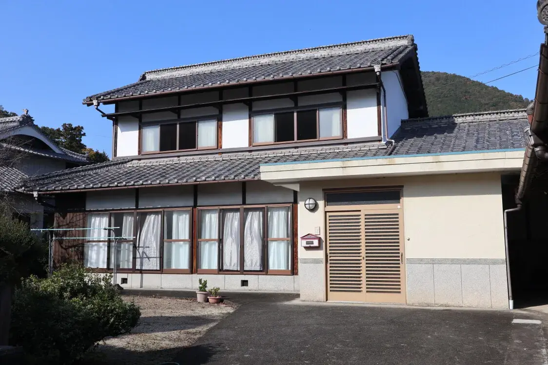 7LDK Property in Higashimiyoshi-cho, Tokushima (1)