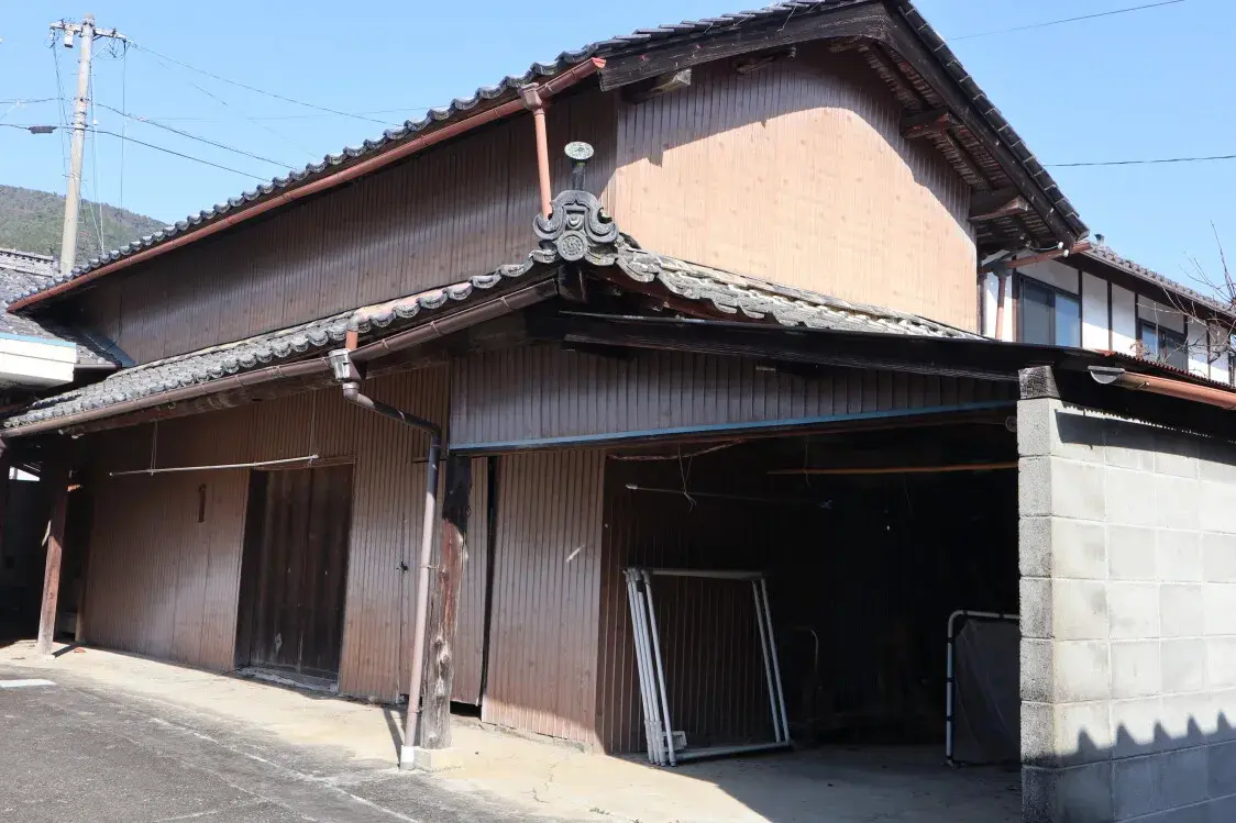 7LDK Property in Higashimiyoshi-cho, Tokushima (2)